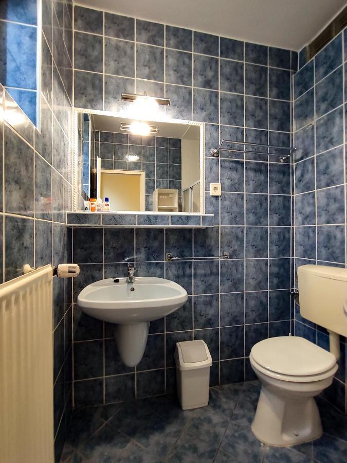 Afrodite Apartmanhaz Eger Exteriör bild