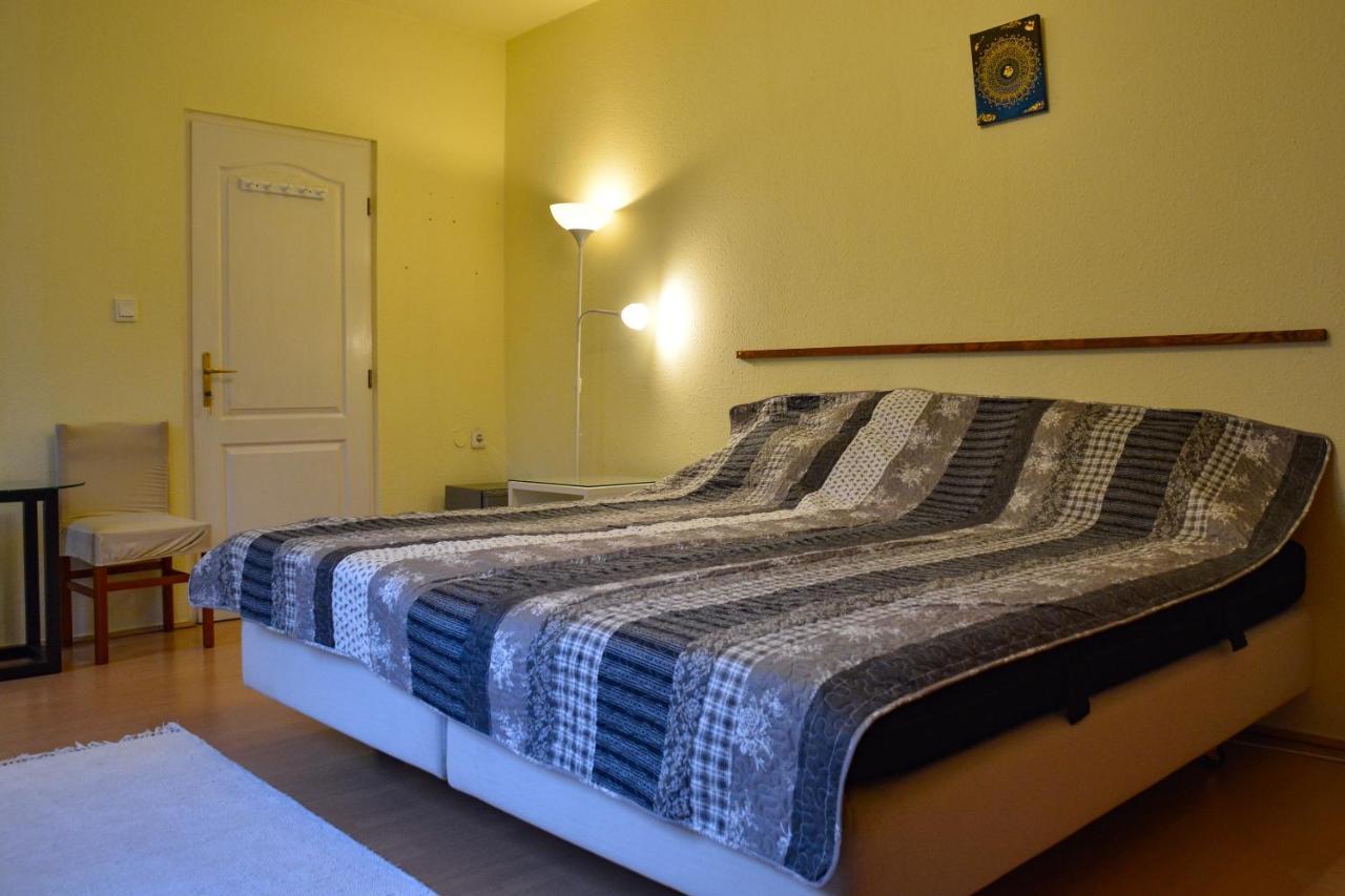 Afrodite Apartmanhaz Eger Exteriör bild