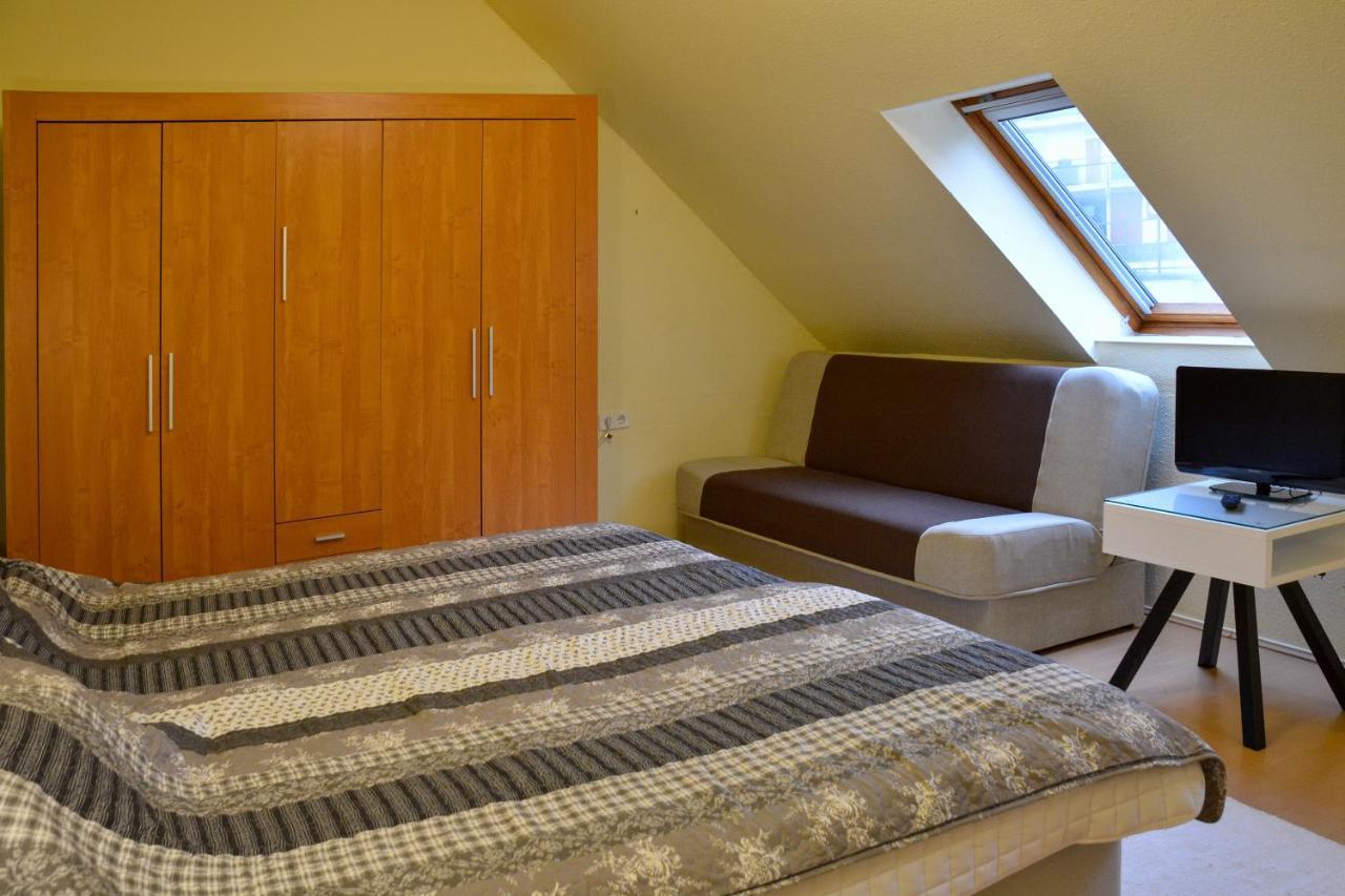 Afrodite Apartmanhaz Eger Exteriör bild