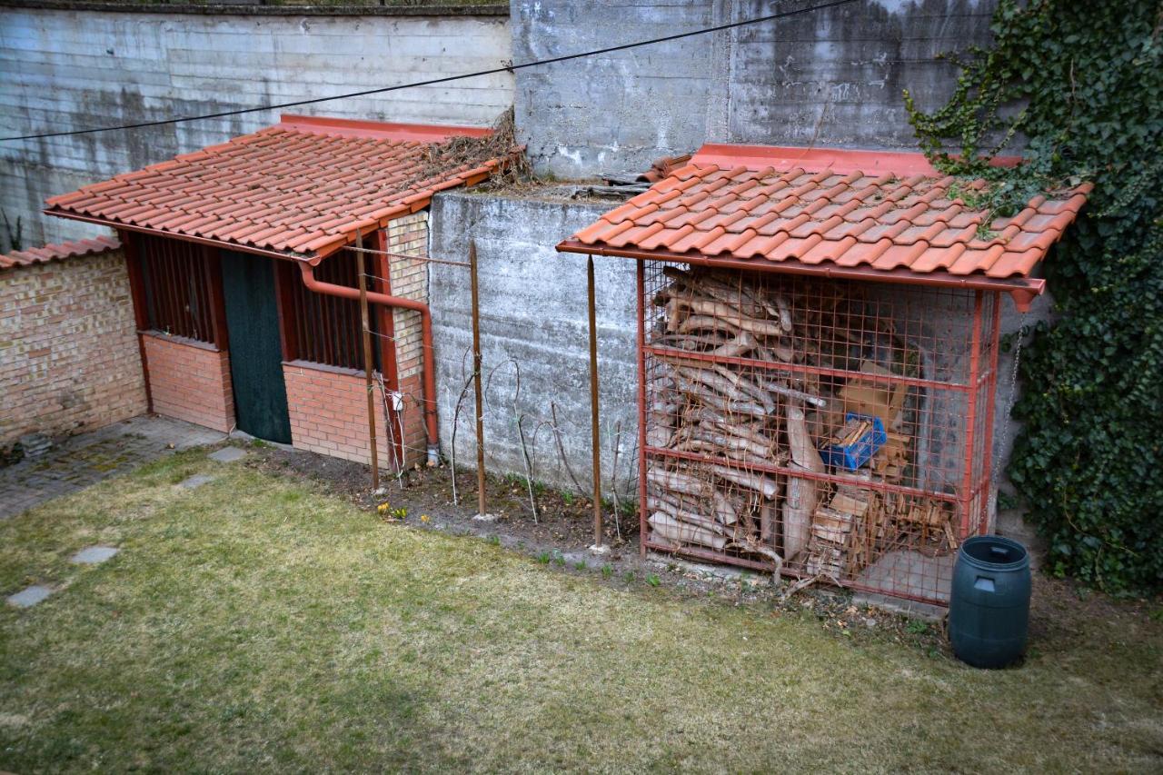 Afrodite Apartmanhaz Eger Exteriör bild